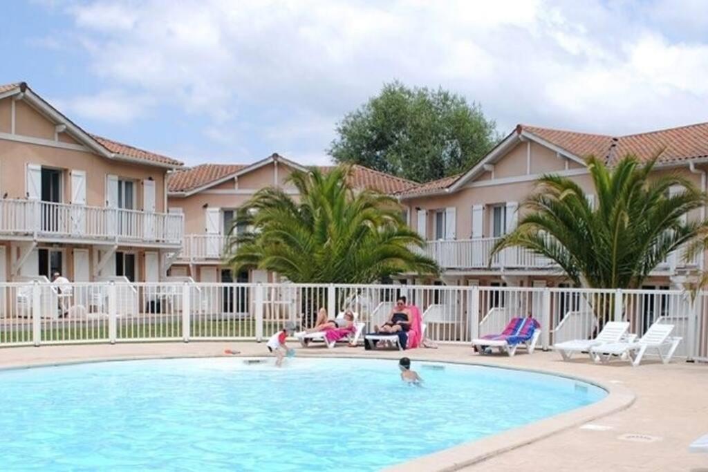 Appartamento T3 En Duplex Avec Grande Piscine Anglet Esterno foto